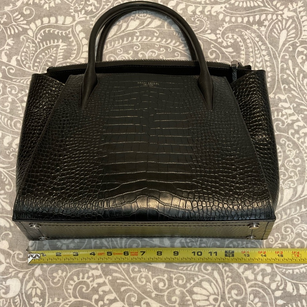 EUC Henri Bendel Tote - Picture 15 of 16